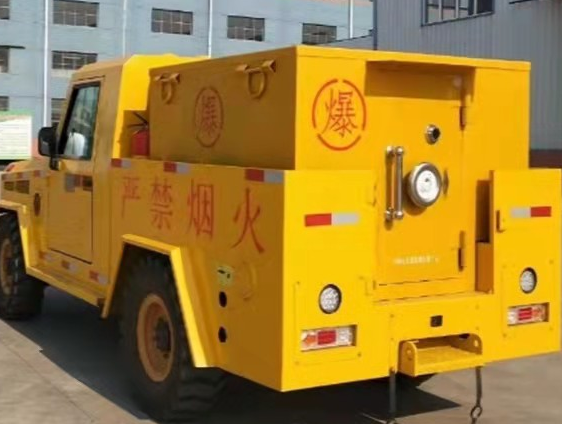 呈贡凯龙爆破器材运输车：保障爆破任务的安全运行
